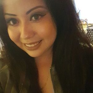 Meet your Posher, Lorena